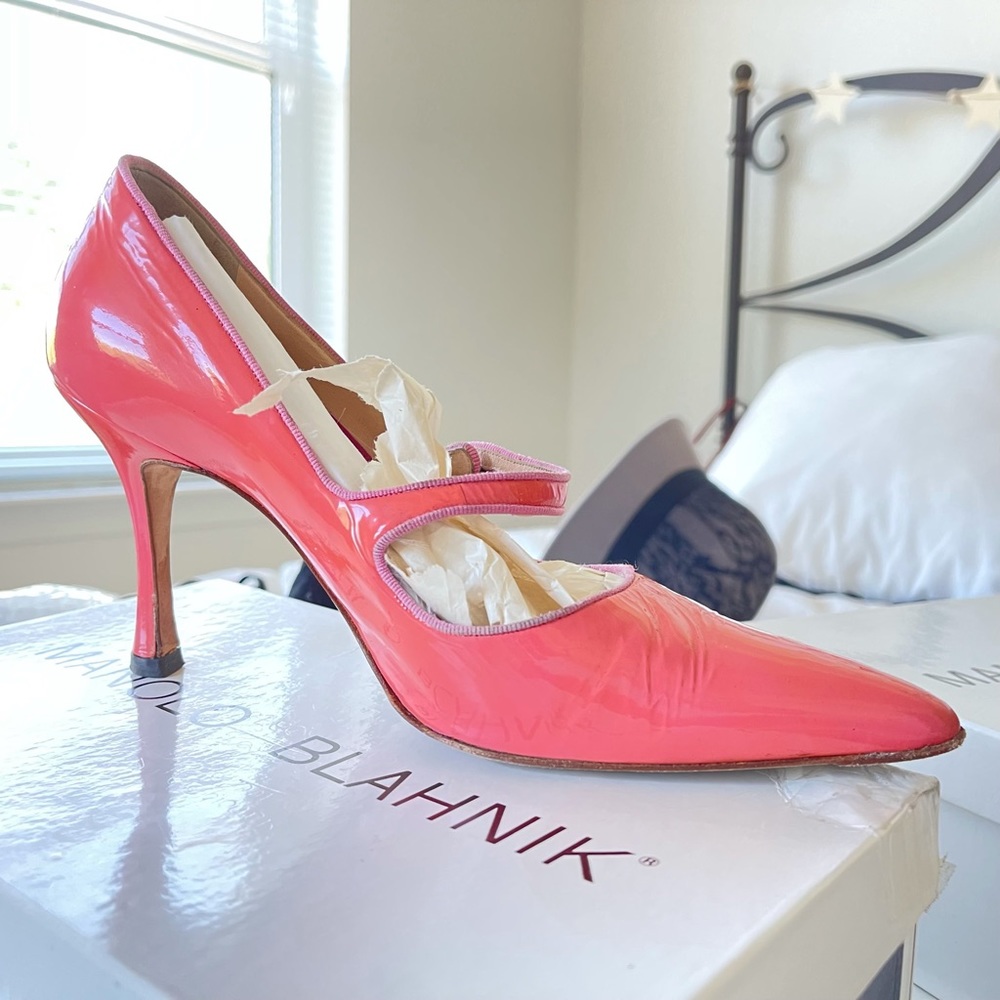 Manolo Blahnik Mary Jane pumps. Salmon pink. Extremely comfy  7.5 / 37.5
